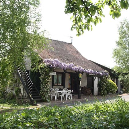 Bed and Breakfast La Maréchalerie à Monthodon Extérieur photo