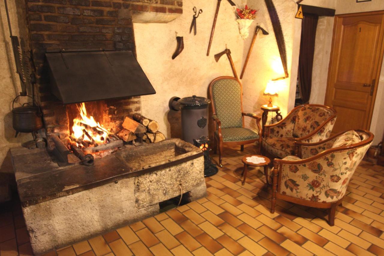Bed and Breakfast La Maréchalerie à Monthodon Extérieur photo