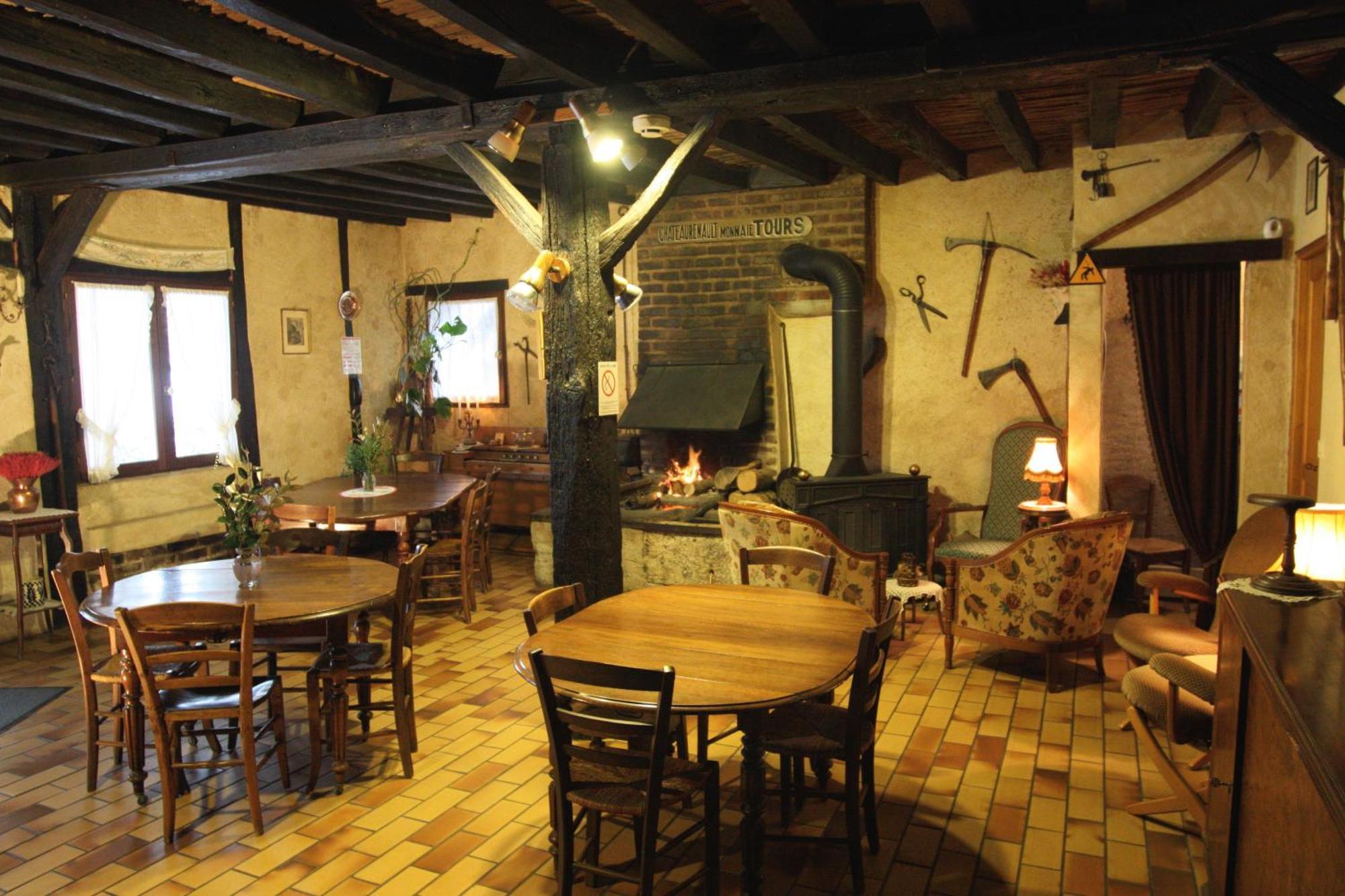 Bed and Breakfast La Maréchalerie à Monthodon Extérieur photo