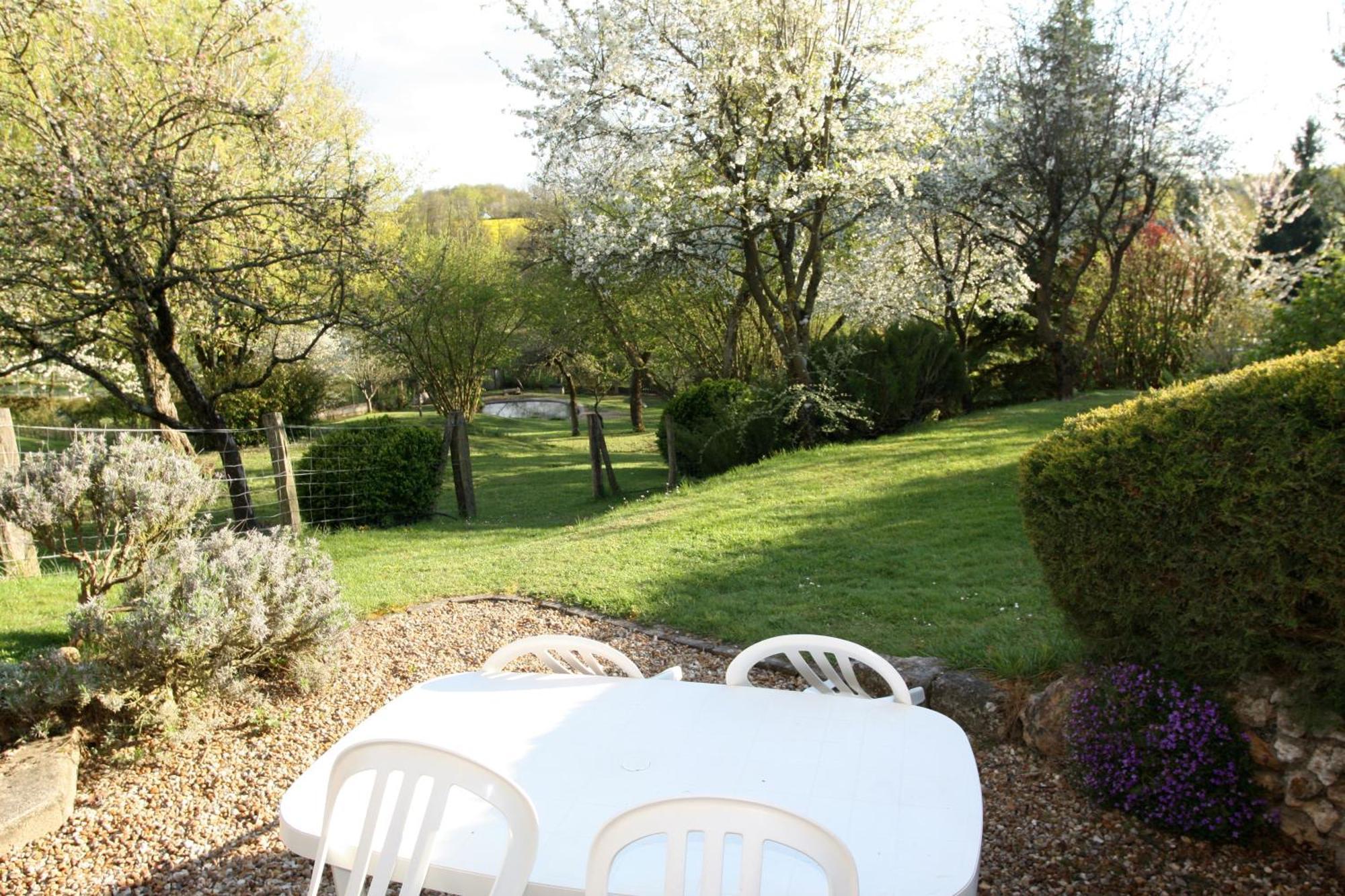 Bed and Breakfast La Maréchalerie à Monthodon Extérieur photo