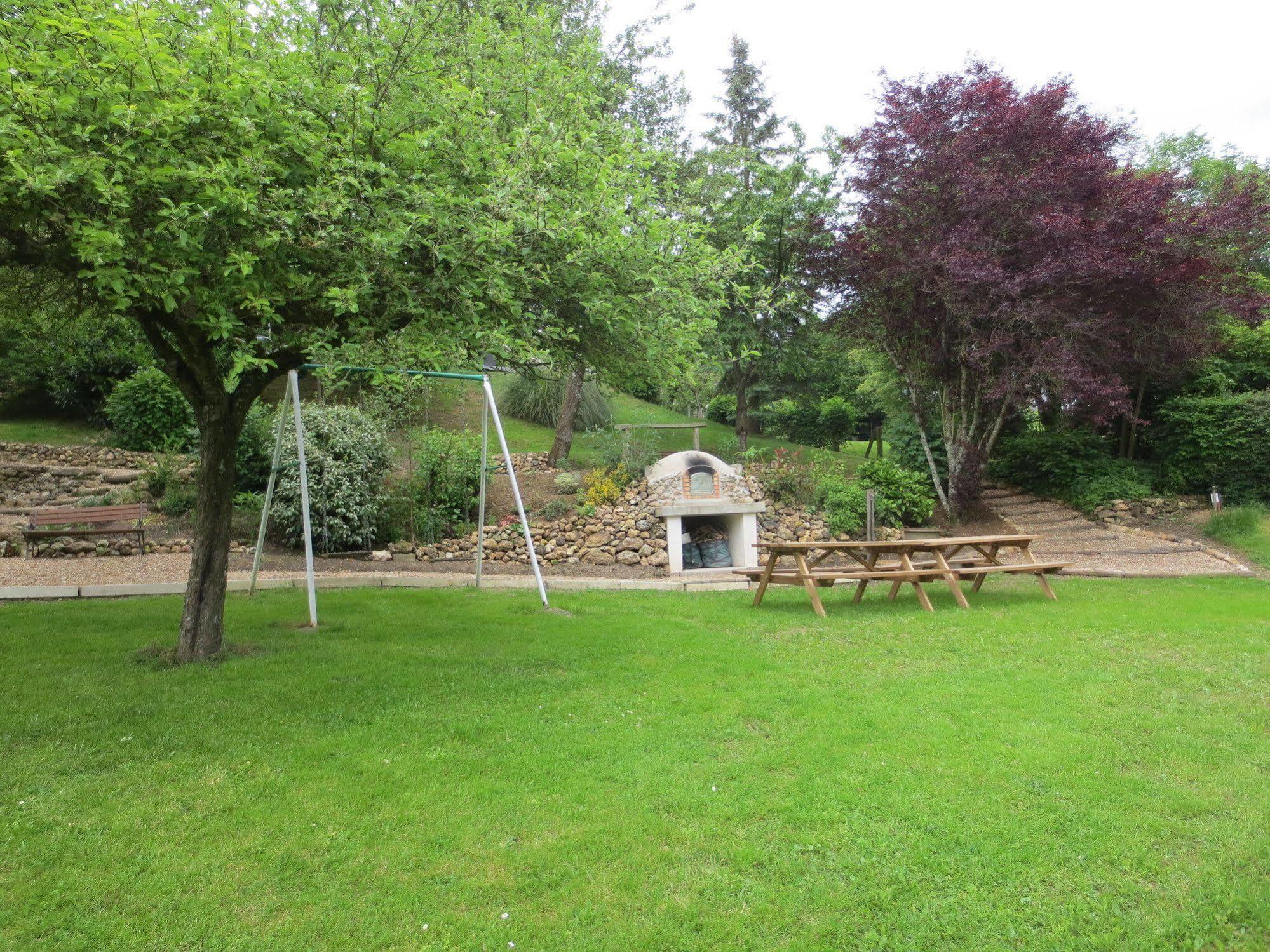Bed and Breakfast La Maréchalerie à Monthodon Extérieur photo